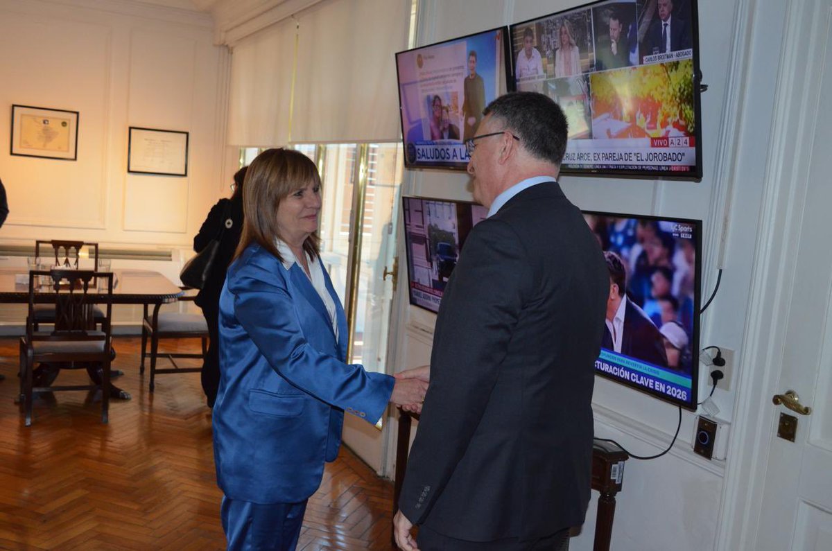 gidonsaar's tweet image. Good to meet again with Argentina&apos;s Minister of National Security @PatoBullrich in Buenos Aires. 
We discussed Israel and Argentina&apos;s security challenges and ways to cooperate. I detailed Iran&apos;s Revolutionary Guards&apos; promotion of terror in the Middle East and beyond and the need…
