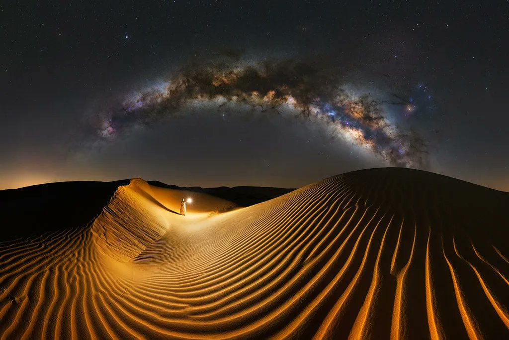 smartyrajesh513's tweet image. A galaxy rising over ancient sand — the universe touching Earth. 💫🏜️
#MilkyWay #Space