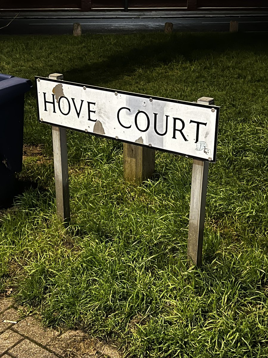 StevynRicketts's tweet photo. Busy couple of weeks with work and council duties 👔📅 but great to be back out in the ward this evening 🚶‍♂️🌆 Catching up with residents and picking up casework 💬📝 #WorkingForYou https://t.co/Fwh72cy5hN