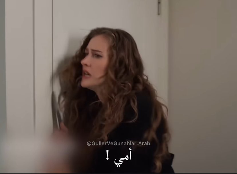 بيراق الغبيه اكيد هتاخدهم فندق رخيص و الراجل الشكله غريب في الصوره ده هيحاول يتهجم عليهم 🤦🏻‍♀️
#gullervegunahlar