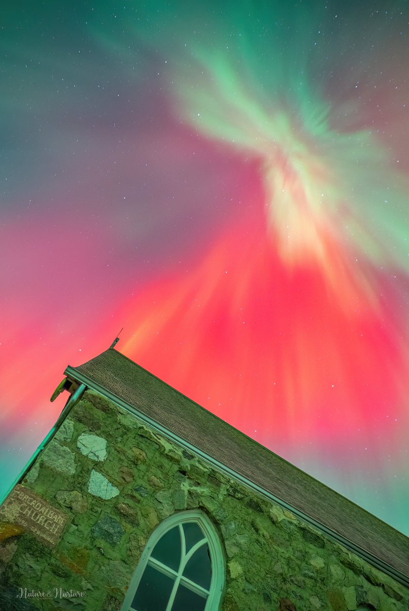 tracygregorash's tweet image. Still working through Nov. 11th edits. These photos were taken between 9:30-9:55pm, and this was destination 3 of 4. Still dreaming of this amazing, aurora filled evening. #aurora #manitoba #heritage #church