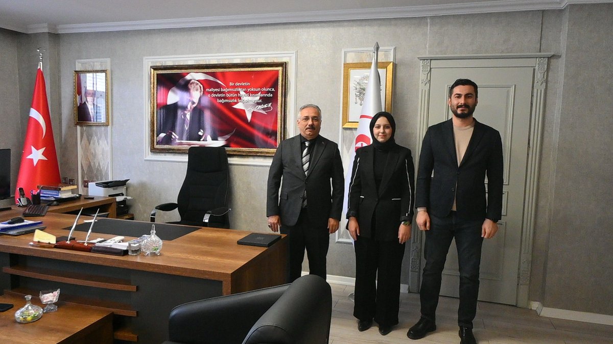 📍 Adıyaman Defterdarlığı
Defterdarımız Mustafa Kurt, Adıyaman SMMMO’ya bağlı mükelleflerimizden SMMM Merve Çitil ve SMMM Fırat Karakeçi’yi makamında kabul etti.

Nazik ziyaretleri için teşekkür ederiz.