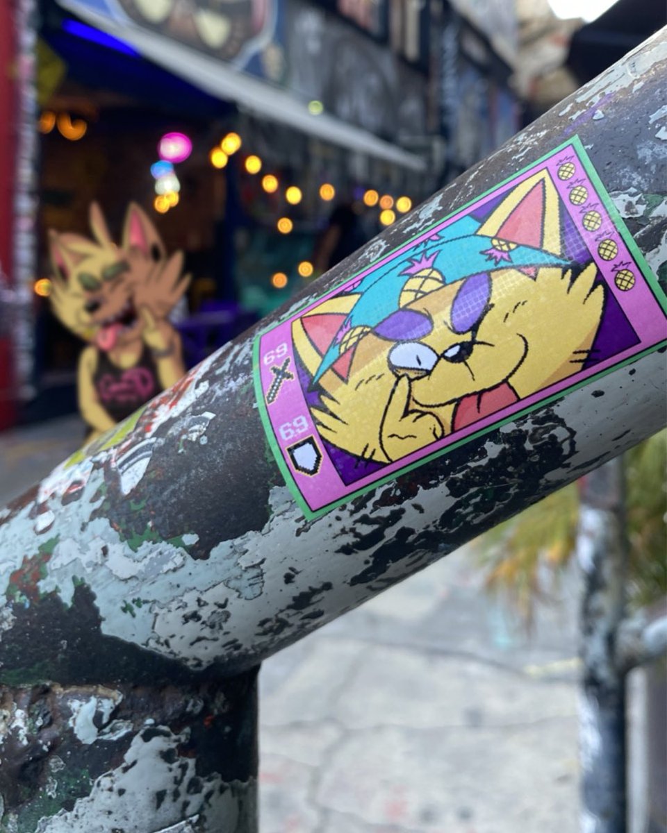 Arty&amp;Chikle ft. <a href="/Badvndlsm/">▲ Badvndlsm 悪 破壊者 ▲</a> 
Y así quedó la pinta que realizamos durante el #rushspraypaintfestival 2025 de #RushSprayPaint en la <a href="/exfabricamx/">Ex Fábrica Mx</a> 💖💖💖🔥🔥🔥 Súper agradecidos por el espacio y la oportunidad, y ademas felices de haber visto a tantos amigos y colegas que extrañamos!