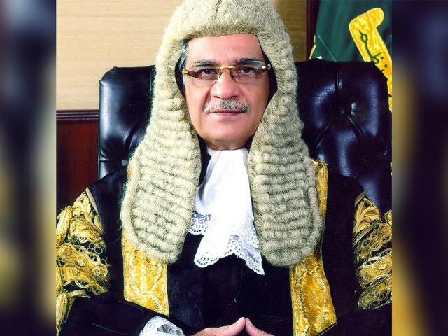 میری وزیراعظم سے درخواست ھے کہ جب تک اس کھوتے کو رگڑا نہیں لگتا تب تک ہمارے دل کو سکون نہیں آنا۔ آپ تو کہتے تھے ڈانگ سبکو پھرے گی تو پھر یہ ناسور ابھی تک کیوں بچا ہوا ھے۔۔ کیوں پٹواری بھائیوں آپکی کیا رائے ھے؟؟