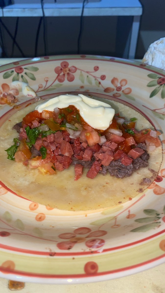 tabogapanama's tweet image. Para la #pandemia, me quede solo en mi casa, una amiga que es chef me hacia video llamadas y con un poco de Youtube, hacia mis propias recetas, unas mejores que otras, pero ya puedo decir que solo no me muero de hambre. Saludos