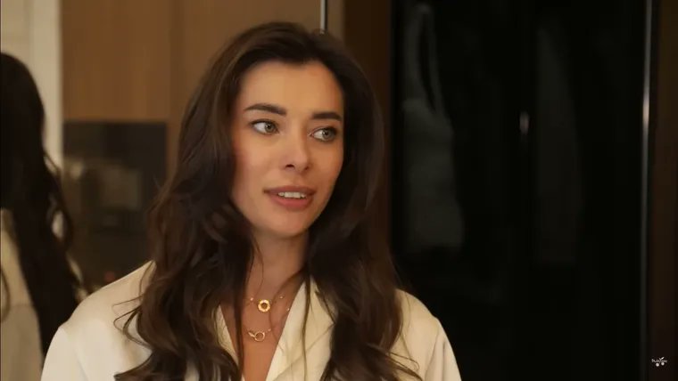 EuroMaydan's tweet image. ¯\_(ツ)_/¯
Екс-«Міс Україна-Всесвіт» і екс-Міс Інтерконтиненталь Україна Анна Неплях заявила, що скоро Україну накриє масштабний скандал про продаж перемог на конкурсі краси, тому вона хоче наперед зізнатися, що одну із своїх перемог вона придбала за 20000 ЄВРО і їй соромно за це