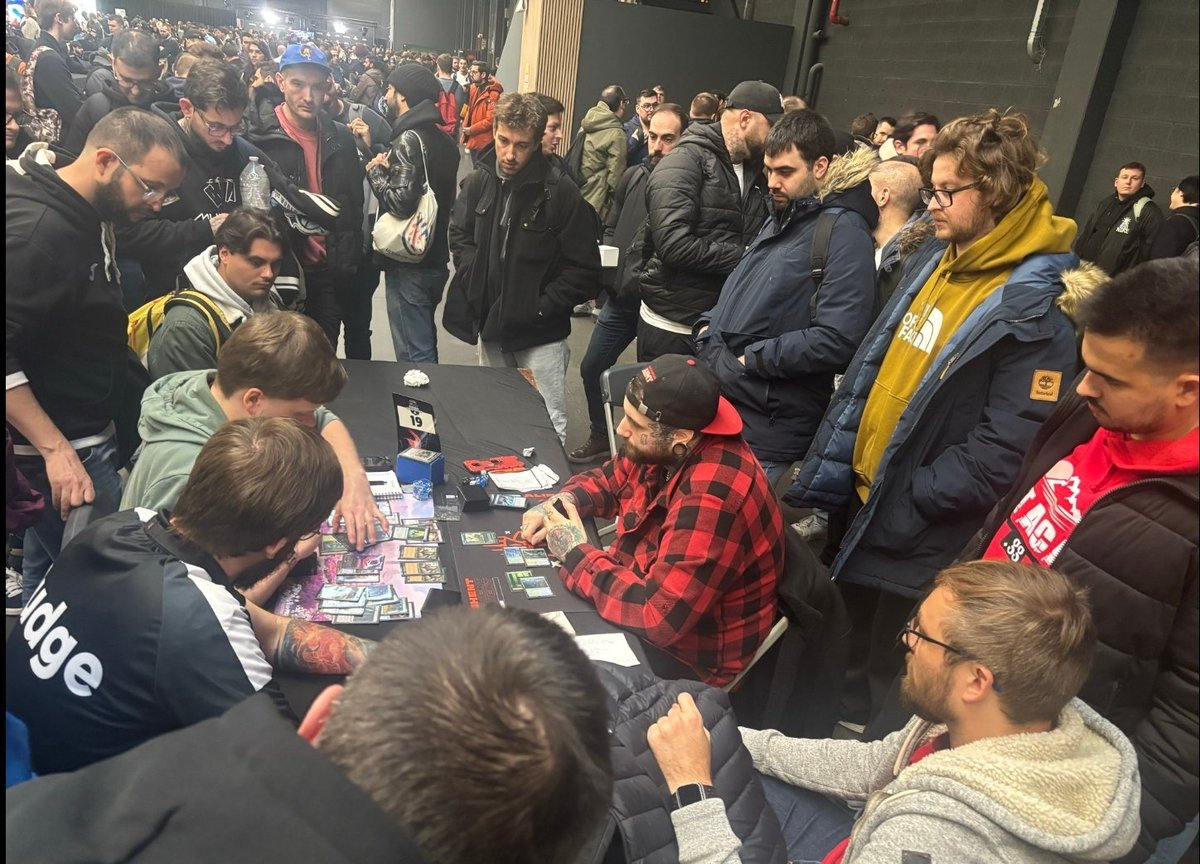 Amulet VS Neobrand
Amulet player got spelunking 3 amulet, and a forest in play, plays grazer into shifting woodland triggering amulet 3 times to add extra mana, wichi is ilegal play, players around call the judge and after 20+ minutes the headjudge say its legal play 1/2