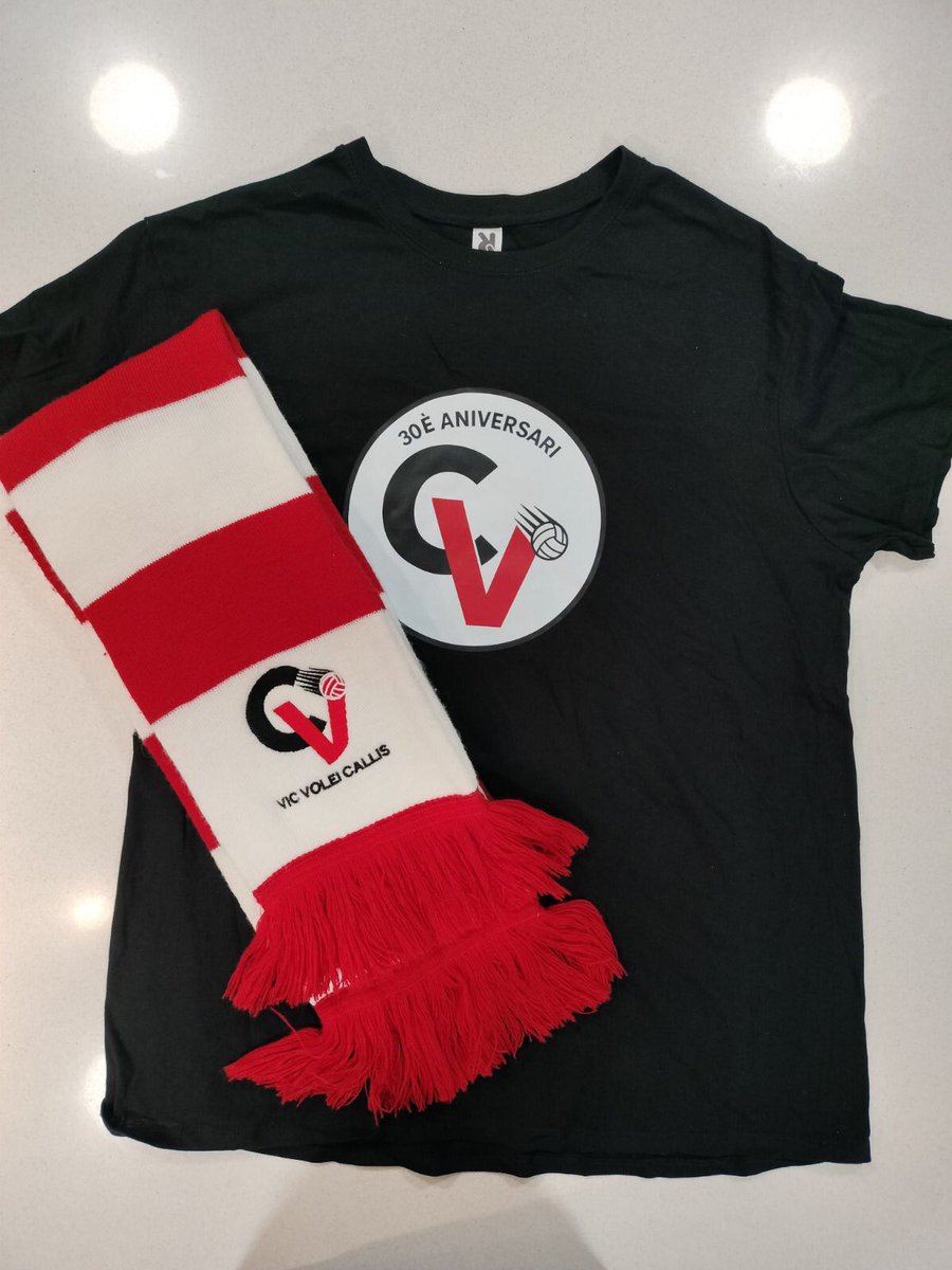 VoleiVic's tweet photo. ❤️ Sents la *passió* als partits?
🖤 No saps què regalar per *Nadal*?
🤍 Saps la canço "*un dia de partit*"?
🏐 Ja pots comprar el *pack supporter* _VVC_ a aquest enllaç 👉 https://t.co/ZiAEzTztWe https://t.co/snetOEyaxM