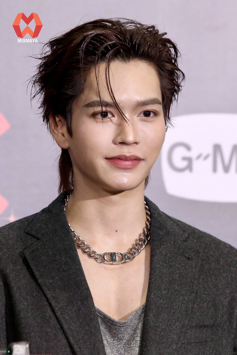 “จูเนียร์-มาร์ค” ช่วงสัมภาษณ์กับสื่อในงาน “GMMTV 2026 MAGIC VIBES MAXIMIZED” 🔮✨

JUNIORMARK NEXT VIBES 2026  

#GMMTV2026 
#JuniorMark 
#junniorrs #markjrtn