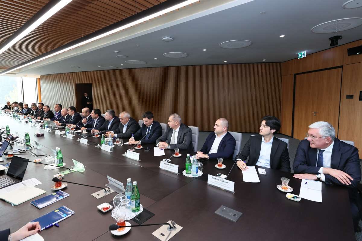 AzGomruk's tweet photo. Dövlət Gömrük Komitəsində Azərbaycan Sahibkarlar Konfederasiyasının üzvləri ilə görüş keçirilib

Ətraflı: https://t.co/n8ptcRxrb2 https://t.co/bARDJMiaw3