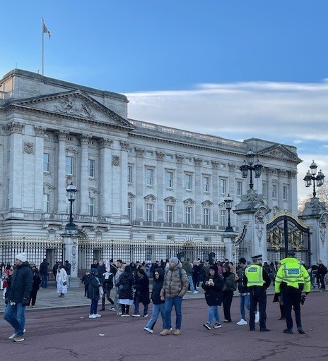 MPSWestminster's tweet image. Specially trained officers from #ProjectServator were with our colleagues from @MODPolice today.  We regularly work with other police units and forces to disrupt criminality and keep everyone safe.  You can help us by reporting suspicious activity. #TogetherWeveGotItCovered