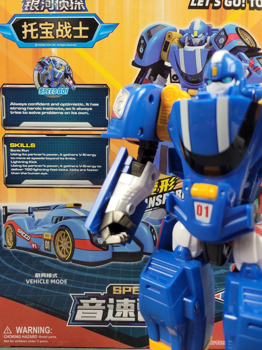 krbrickbot's tweet image. Finally got the lite-sized GD Tobot V trio, those cool-looking but simple machines each having ITS personality programmed basically 😏