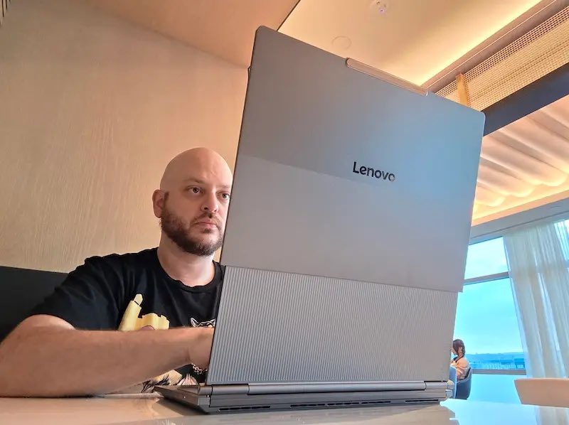 MoorInsStrat's tweet image. VP &amp;amp; Principal Analyst, Anshel Sag (@anshelsag), brings us his latest insights &amp;amp; review of the @Lenovo ThinkBook Plus Gen 6 Rollable Laptop💡

📍moorinsightsstrategy.com/research-notes…