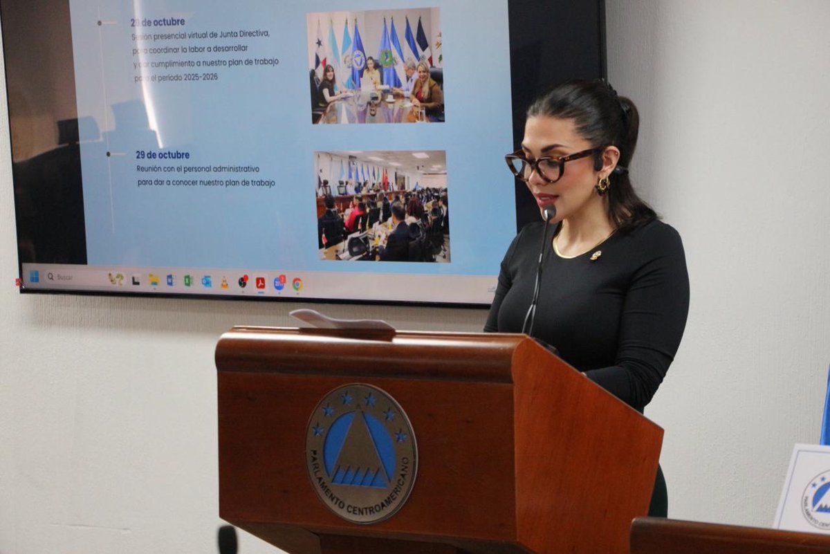 Presentación del Primer Informe de Presidencia ante el Pleno del <a href="/PARLACEN/">PARLACEN</a> en Sesión Ordinaria de noviembre, por parte de la Presidenta HD Karla Gutiérrez; resaltando el compromiso de promover una institución transparente, justa y al servicio de los pueblos de la región