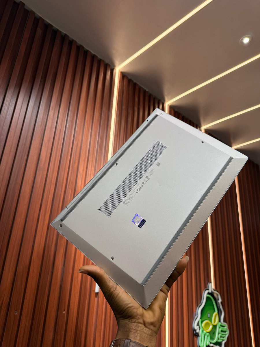 wtf_rema's tweet image. *HP ELITEBOOK 845 G7* 
PROCESSOR
AMD Ryzen™️ 5 Pro 11th Gen | Base @2.10GHz | Max Turbo @4.00GHz
•14” FHD
•16GB DDR4 Ram
•256gb SSD 
•GRAPHICS: AMD Radeon™️ Graphics
•KEYBOARD💡
•Wins 10 Pro
•Fingerprint
•USB Type C
•Charger🔌

GH¢: 4.5k
☎️0241636577