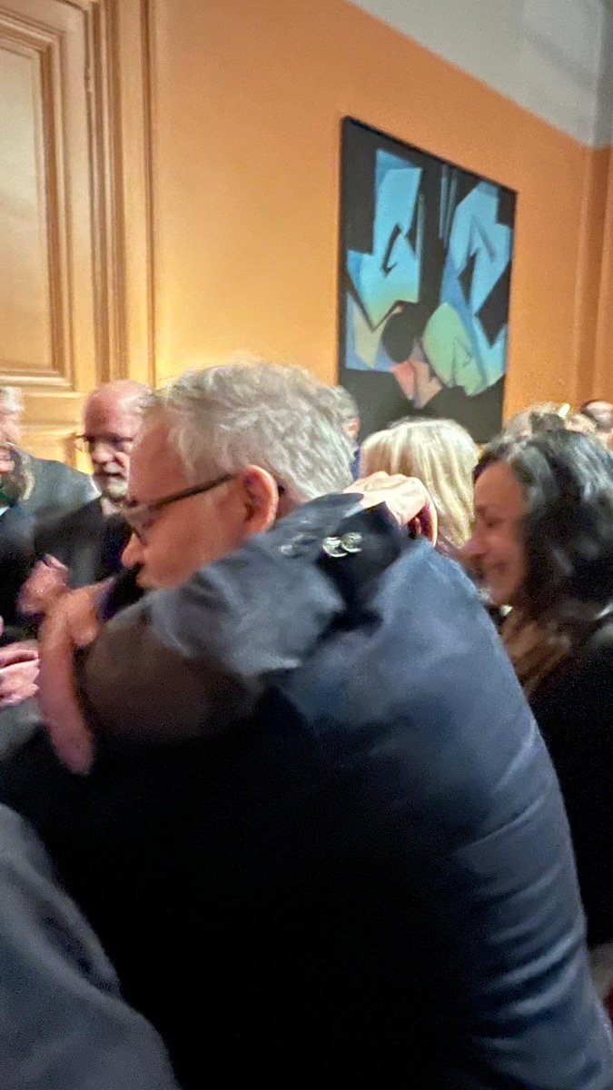 Guillaume_Bigot's tweet image. Quel immense soulagement et quel immense bonheur de retrouver…
Bravo à tous les membres du comité de soutien et surtout bravo à Boualem, cet homme debout !