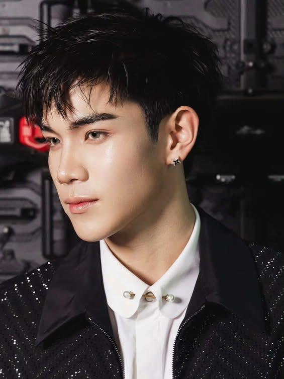 Natt4a4's tweet image. I like this kind of @tawattannn makeup that makes him shine even more🔥🔥

#GMM2026 #Fourthnattawat