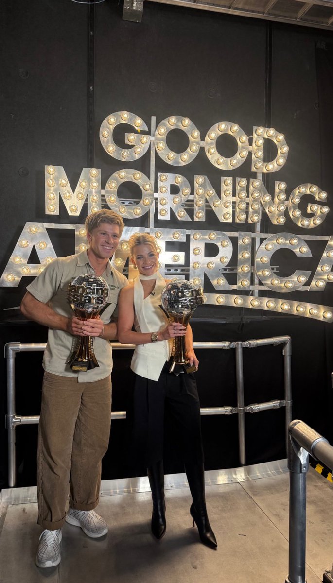 turtIepond's tweet image. they’re everything to me #dwts