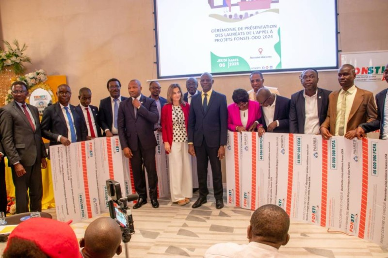 📰 L’#UFHB et le #FONSTI présentent les résultats du projet de conservation durable du maïs à Tengrela, permettant un stockage de plus de deux ans, une meilleure productivité et la sécurité alimentaire.
#AgricultureDurable #SécuritéAlimentaire #Maïs