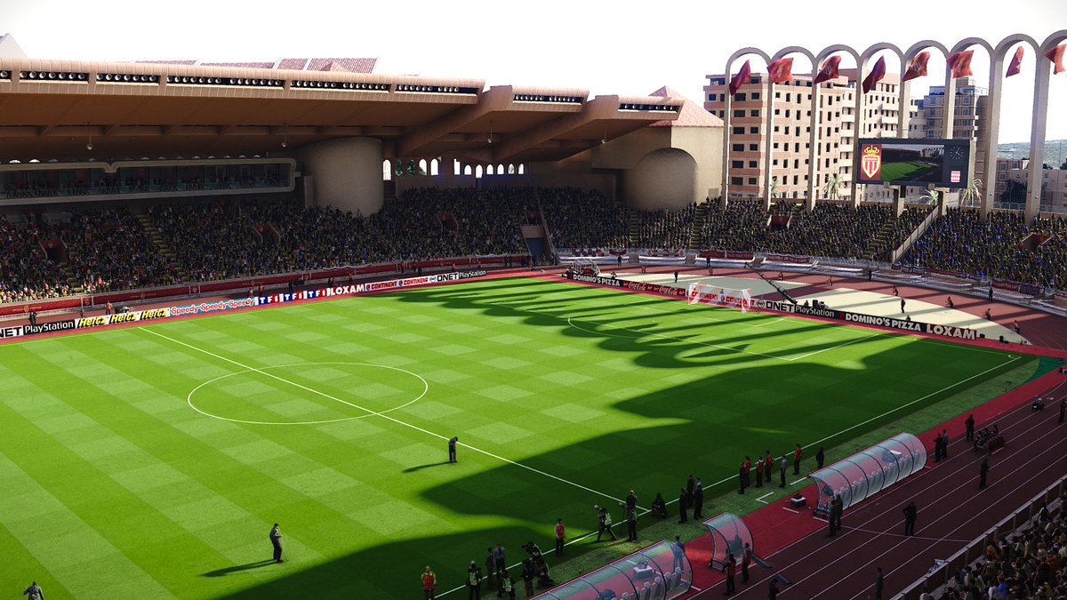 PESSimulation's tweet image. Sunny afternoon at Stade Louis-II as #Monaco host Caen in this 96-97 Ligue 1 clash. ASM chase a second win in three games, relying on their stars… but once again, the stands look worryingly empty. 🏟️⚽ #PAFASM