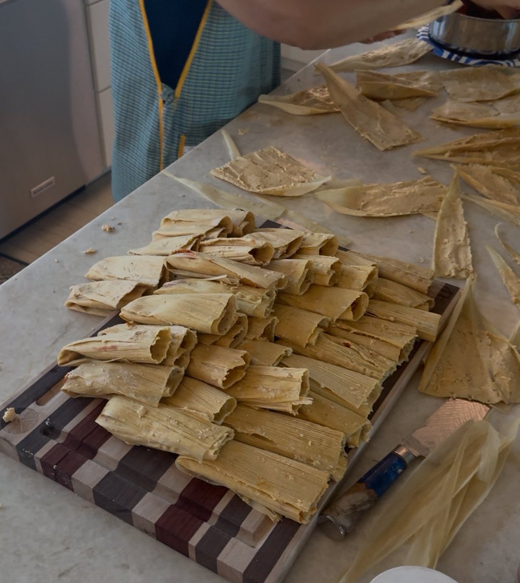 DonutOperator's tweet image. Mother in law is blessing thanksgiving with some of that Mexican goodness 🤤