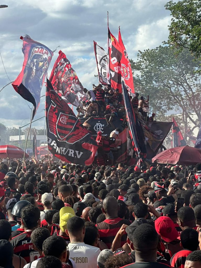 joao__1000's tweet image. Nós torcemos para o maior clube do universo pqp