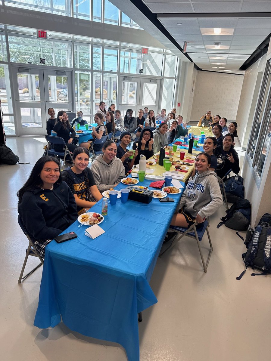 IFalk4's tweet image. Our annual Brunch of Gratitude!