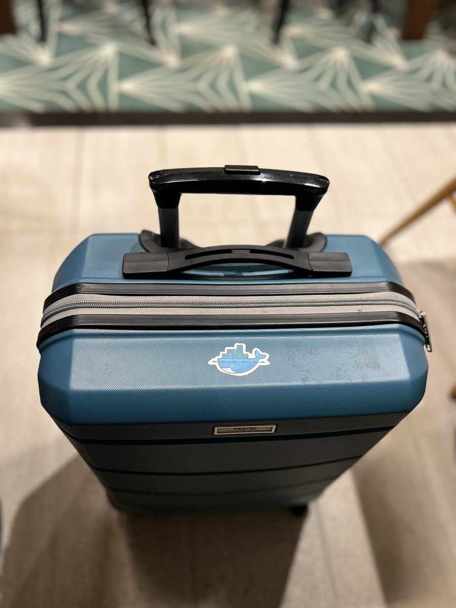 camilocbarrera's tweet image. Lightweight, portable, and ships anywhere