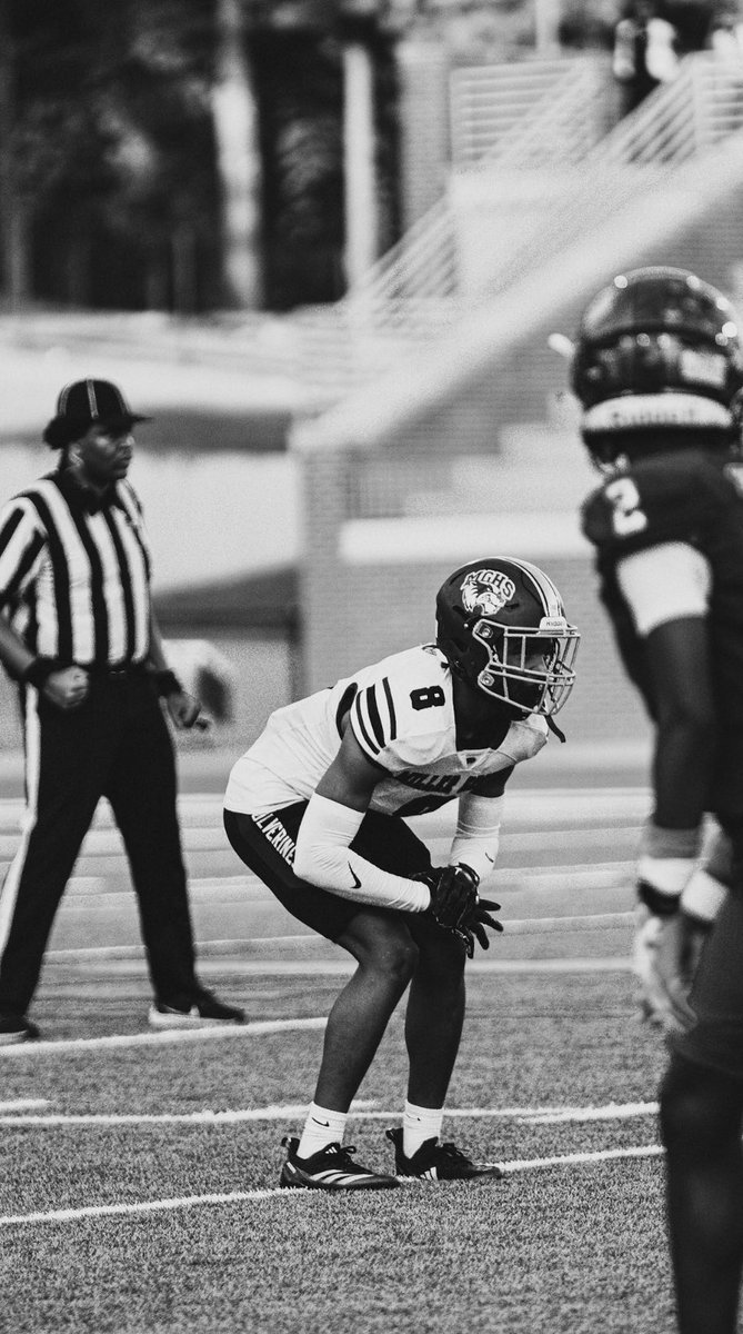 Dominick Jackson
DB/ Nickel/ SS

⭐️End Of The Year Stats⭐️
ALL COUNTY DB/Safety 
🦾56 Total Tackles| 36 Solo
🪖6 TFL | 1 Sack
🖐🏾 3 PBUs | 1 Int
🏈 2 FC | 1 FR | 3 Blocked Punts

Had an amazing senior season. Looking for a place to call home👀
Tape🎥: hudl.com/v/2SSZwb