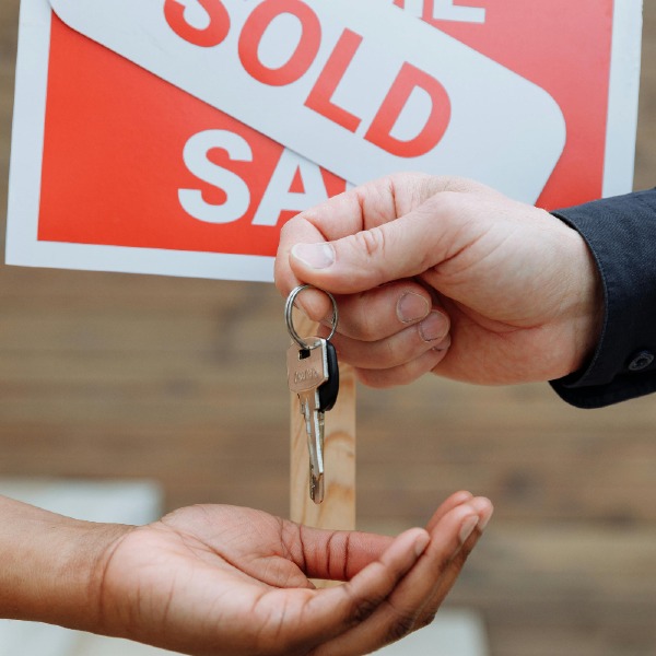 navarravivienda's tweet image. &quot;¿Buscas un servicio de calidad para vender tu piso? 🏠  navarraviviendas! 😎
Atención personalizada y seguridad. Experiencia única y satisfactoria.
Llámanos ☎ 630 982479 y prueba!

#vender, #piso, #navarraviviendas, #navarra, #vivienda, #agencia, #inmobiliaria, #venta,