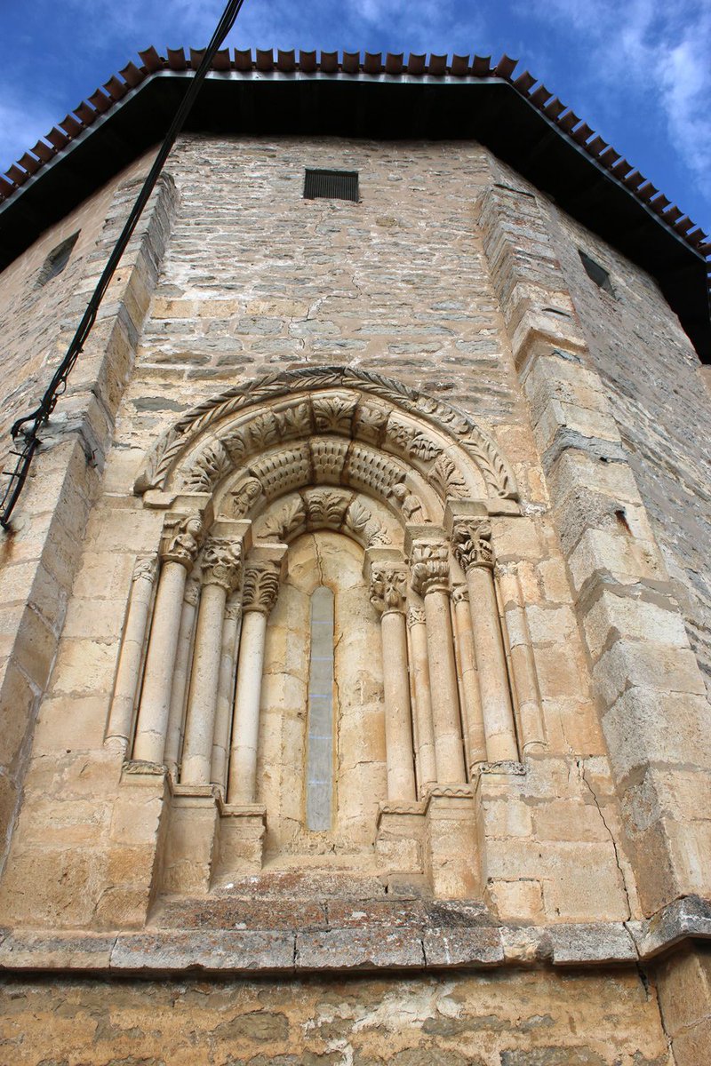 #Herrian 🎙️ El retablo de piedra, la joya de la iglesia de #Ezkerekotxa👉 <a href="/OndareIrekia/">Ondare Irekia / Patrimonio Abierto</a> 🗣️ <a href="/MunainGorka/">Gorka López de Munain</a> 

guau.eus/m/herrian-2025…