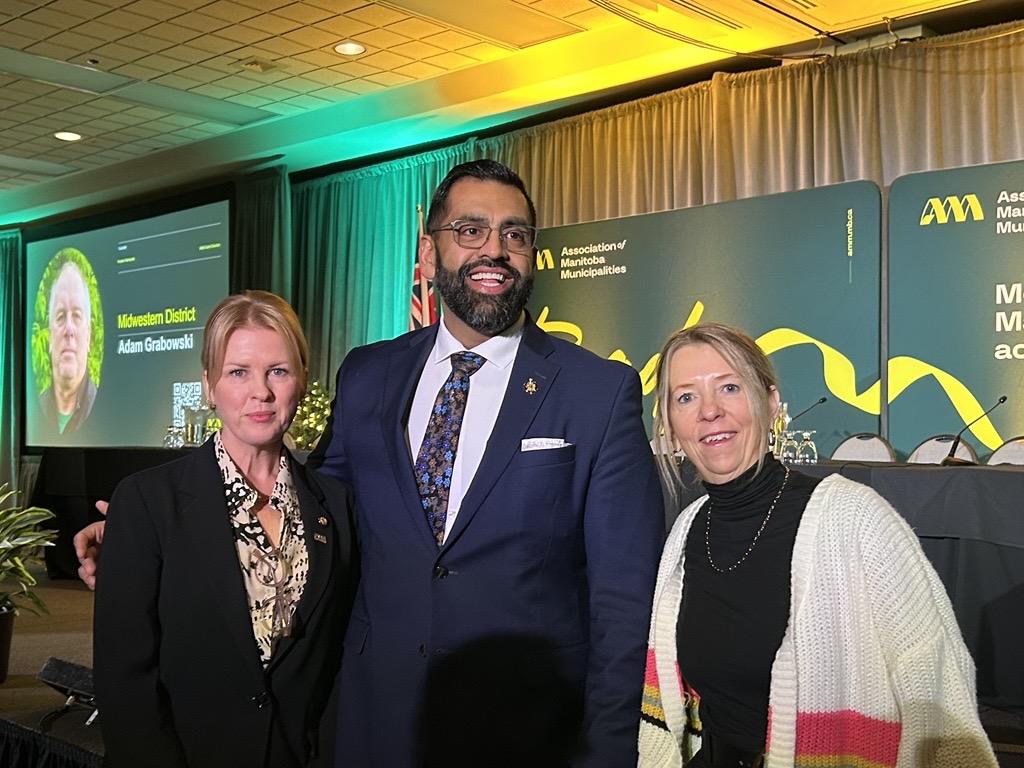 On pressing local priorities—like supporting safe and resilient communities, addressing the economic impact of tariffs, ensuring rail safety and protecting vital postal services in rural and remote communities—FCM is bringing local perspectives from Manitoba and across the