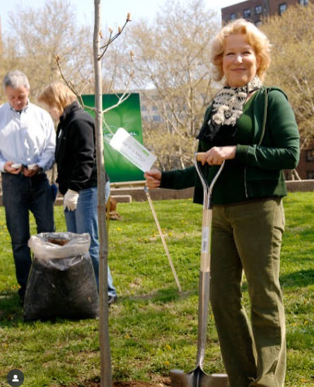 BootlegBette's tweet photo. Bette Midler’s NYRP Receives $80K Con Edison Grant To Clean Sherman Creek Park

#BetteMidler, #ConEdison, #NewYorkRestorationProject, #NYRP, #ShermanCreekPark

https://t.co/jRuU2o0DPC

To Read The Article, Click The Link Above Or Copy/Paste It In Your Browser! https://t.co/KvT39gLVpe