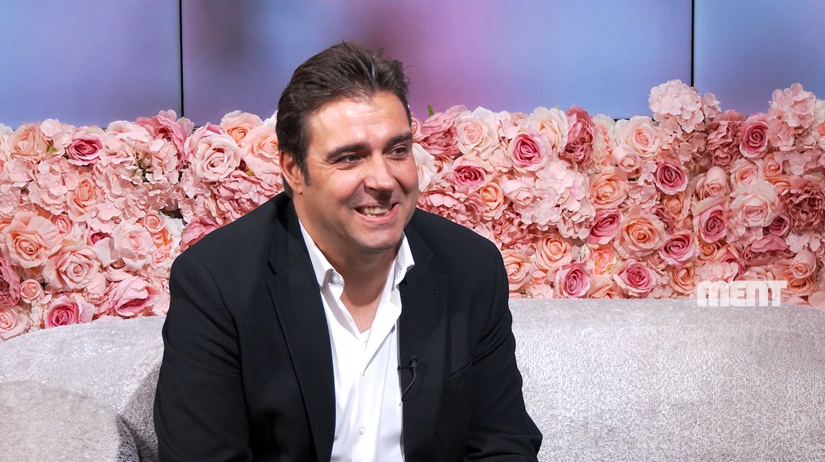 MENTtv's tweet image. Jan Wuytens te gast in Hadiemicha.

Uitzending op MENT55:

. zaterdag 29/11 om 10u
. zondag 30/11 om 21u

presentatie: Micha Marah

#artiest #zanger #janwuytens #muziek #vlaanderen #trivoci #hadiemicha #ment55