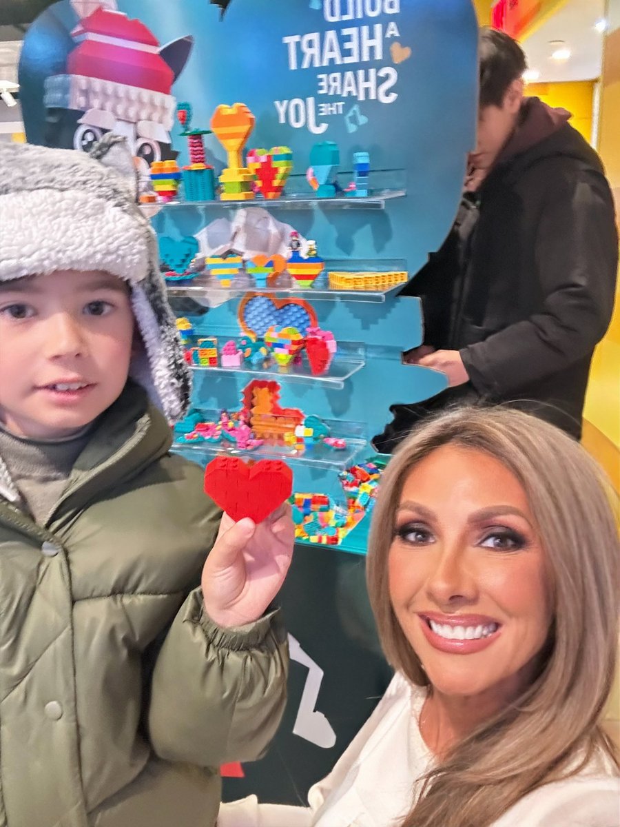 KatrinaCampins's tweet image. LEGOS are awesome. 😆♥️

@LEGO_Group 💙

#lego #NYC #momlife #boymom #legosNYC #moments #mom #kids #kidsfun #kidsstylishoutfits #kidsfashion #kidsclothing #toys #toystore #toyart #ootd #zara #boymomlife