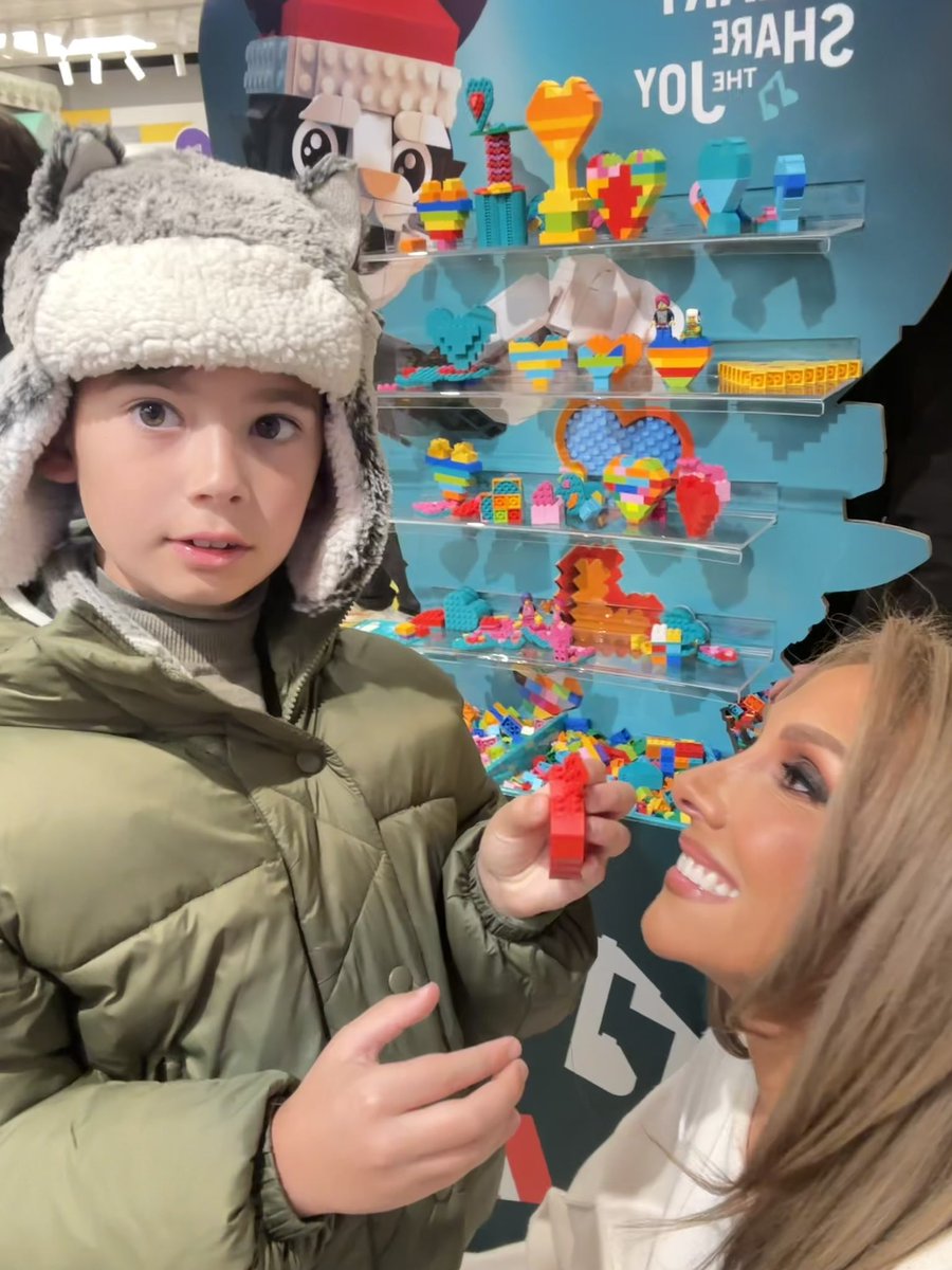 KatrinaCampins's tweet image. LEGOS are awesome. 😆♥️

@LEGO_Group 💙

#lego #NYC #momlife #boymom #legosNYC #moments #mom #kids #kidsfun #kidsstylishoutfits #kidsfashion #kidsclothing #toys #toystore #toyart #ootd #zara #boymomlife