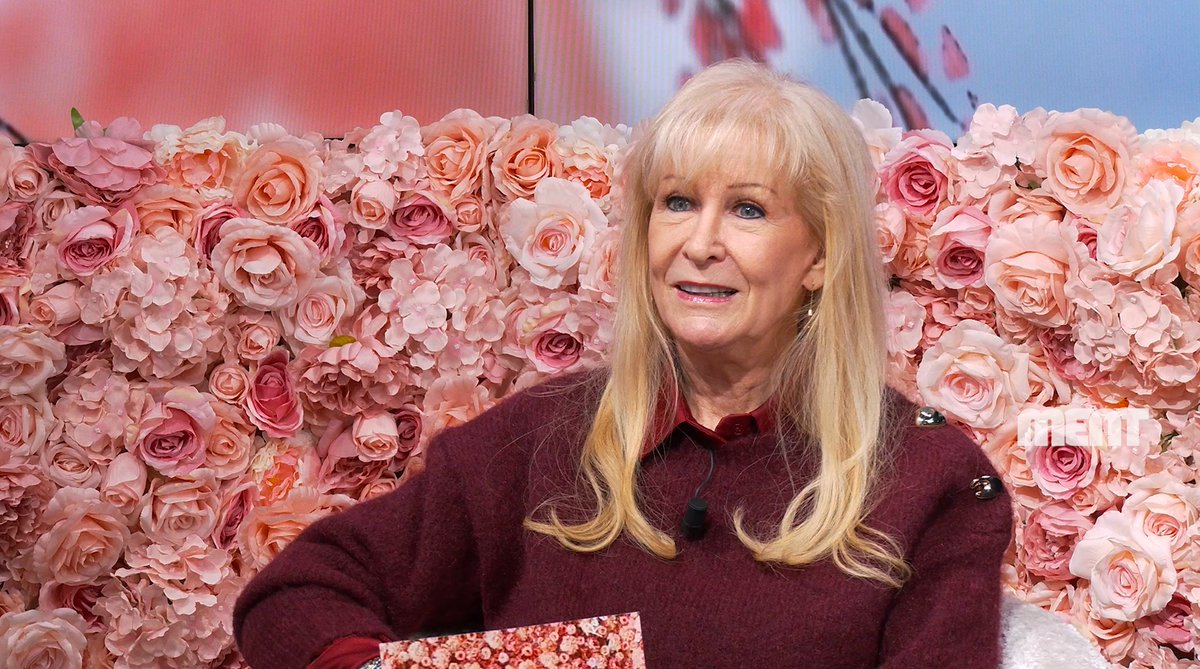 MENTtv's tweet image. Jan Wuytens te gast in Hadiemicha.

Uitzending op MENT55:

. zaterdag 29/11 om 10u
. zondag 30/11 om 21u

presentatie: Micha Marah

#artiest #zanger #janwuytens #muziek #vlaanderen #trivoci #hadiemicha #ment55