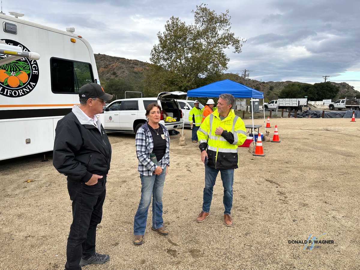 I recently hosted a sandbag &amp; wattle giveaway event in the Third District to provide more resources to our residents for the upcoming rainy season. 

Thank you to @ocpublicworks, and <a href="/ocwaste/">OC Waste & Recycling</a>, for partnering with my office to provide this important resource for our residents.