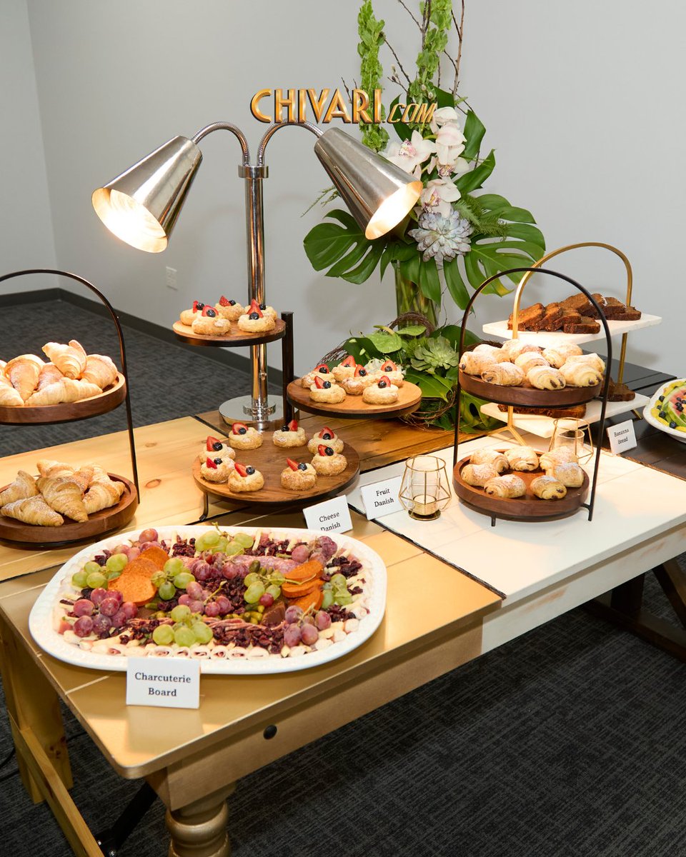 chivarichair's tweet image. Elevate your holiday events with our elegant #table &amp;amp; #chair setups, linens, and stunning Tableware! 🍽️✨ Perfect for weddings, corporate events, and more. Shop now for unforgettable gatherings! Visit our showroom or call (800) 404-4847 / (305) 487-8960. 🔗…