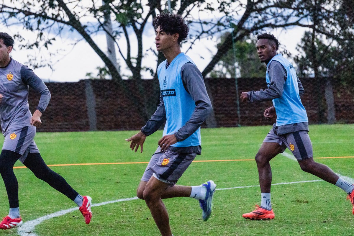 Aucas45's tweet photo. https://t.co/oNi43M7cvD