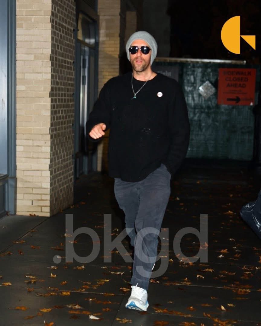 martin_chc's tweet image. ⠀⠀⠀ㅤ   𝐈𝐍𝐒𝐓𝐀𝐆𝐑𝐀𝐌 𝗣𝗢𝗦𝗧
⠀⠀⠀⠀⠀  𝟤 𝗆𝗂𝗇 𝖺𝗀𝗈 ⧽ @ᴍᴀʀᴛɪɴ_ᴄʜᴄ

Super relajado en la calle