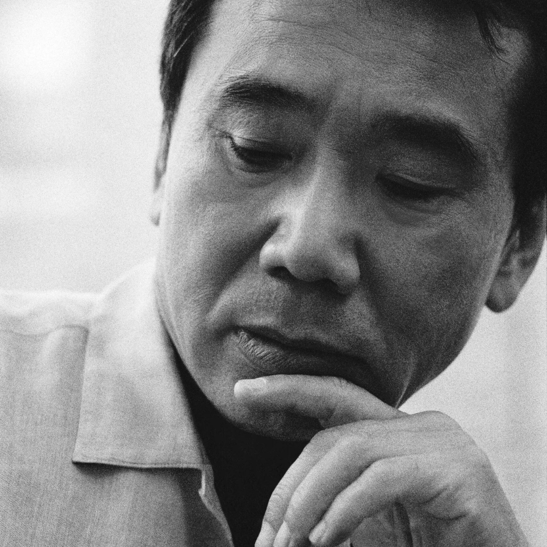 philosophors's tweet image. “If you only read the books that everyone else is reading, you can only think what everyone else is thinking.”

— Haruki Murakami