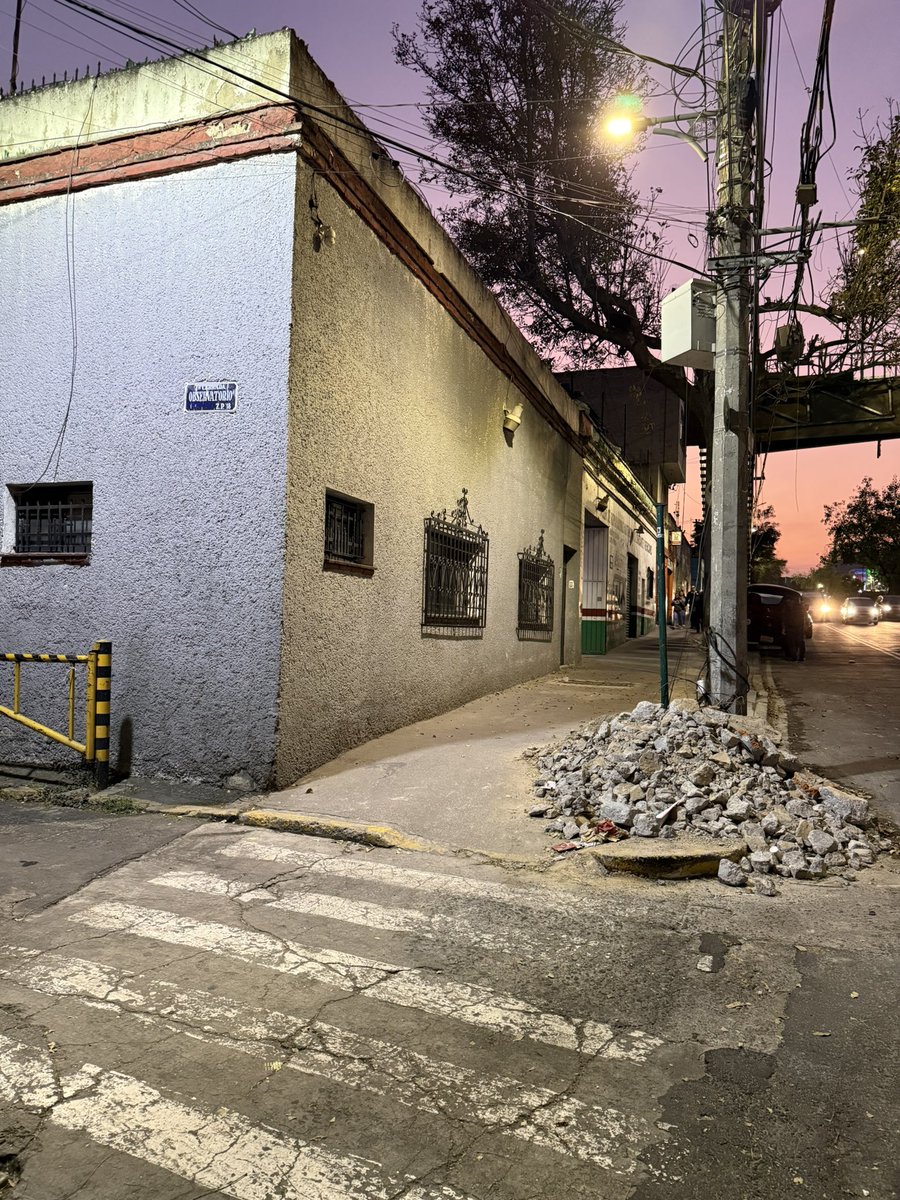 RodryRivas's tweet photo. @SOBSECDMX @GobCDMX @AlcaldiaAO @ClaraBrugadaM llevamos un mes con esta situación cascajo en las calles, canaletas abiertas que no taparon por obras de las luminarias que van a poner sobre Av Observatorio Col. COVE a partir del número 147 esto en Alcaldía Álvaro Obregón CDMX https://t.co/O6Ord1nu04