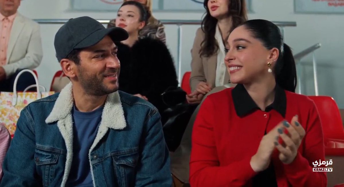 شوي بموت من الفرحة وهو يتأمل