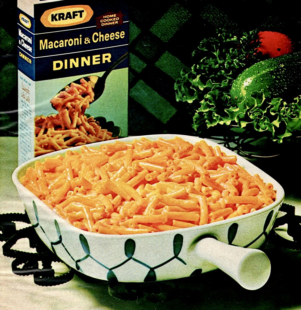 RetroNewsNow's tweet image. 🧀Kraft Macaroni and Cheese Dinner (1969)