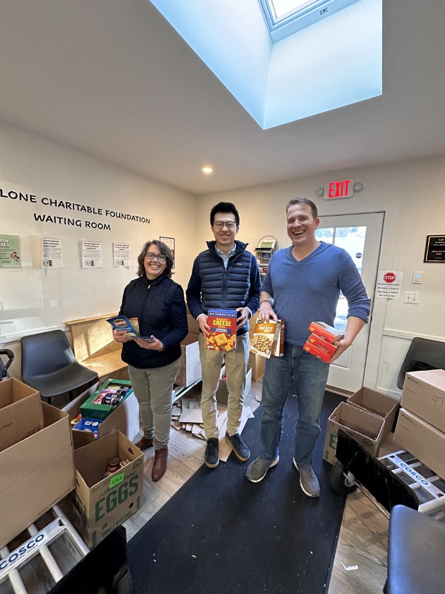 MathWorks's tweet image. Our Natick campuses competed in a Thanksgiving “Battle of the Buildings” and donated 800+ lbs of food to A Place to Turn! Huge thanks to our volunteers for delivering and sorting items for local families. Together, we’re making a difference! 💙🦃