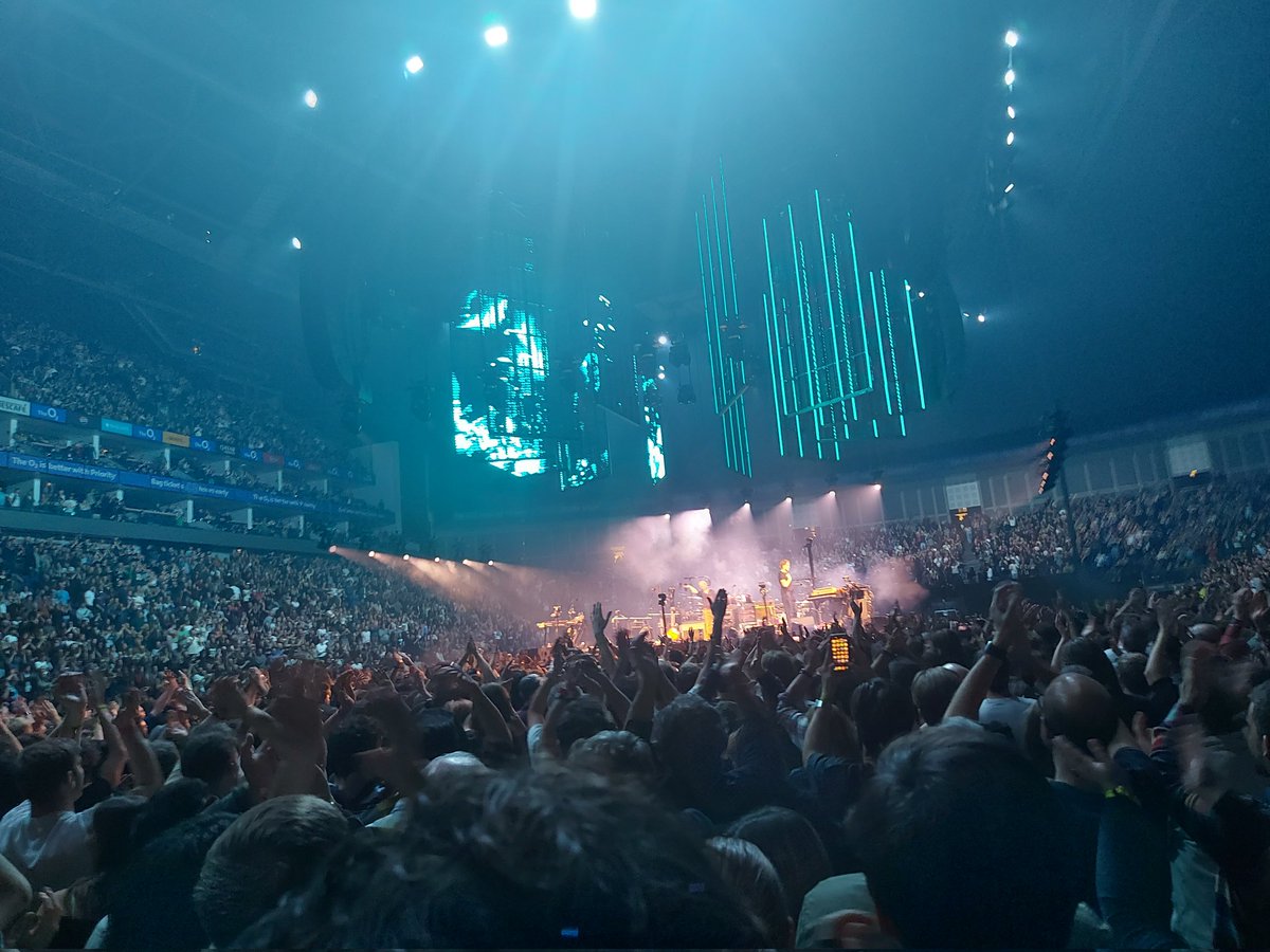 sheriffrk's tweet image. Smashing from Radiohead last night #O2