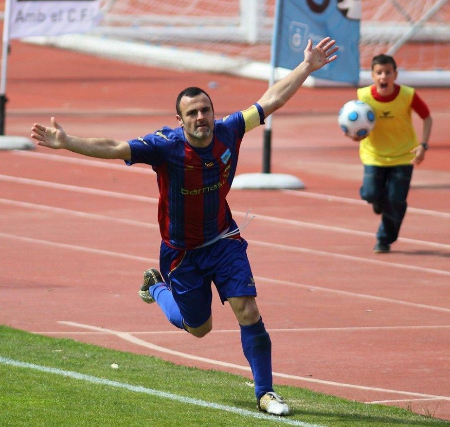 Màxims golejadors a La Bòbila:
1º Quino (25)
1º David Pérez (25)
3º Joel Álvarez (24)
4º <a href="/Borisgt10/">Boris Garrós Torrent</a> (22)
5º Manga (21)
6º <a href="/quiles_1992/">Juan Quiles Ramirez</a> (20)
7º Álex García (18)
8º <a href="/MickiAlbert11/">Micki Albert</a> (17)
9º Ochoa (15)
10º @jordibisbal8 (14)
10º <a href="/k_muchacho/">Alex K Muchacho</a> (14)