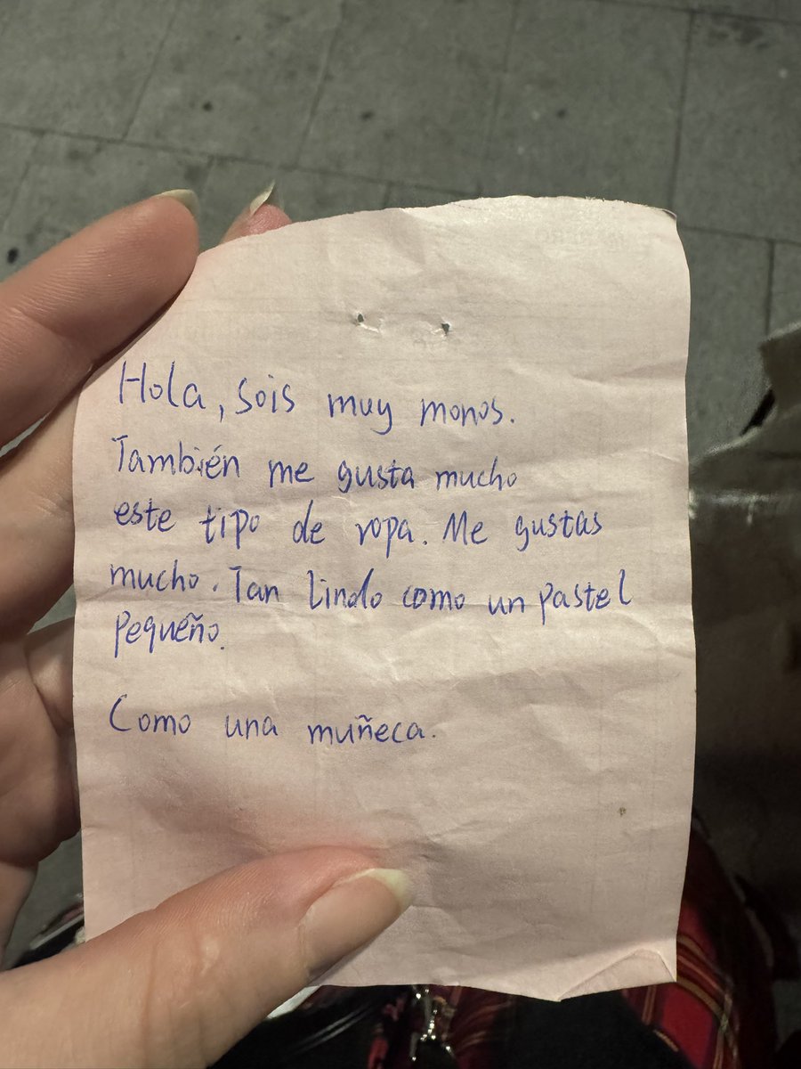 SpaceFroogy's tweet image. never kill yourself la chica que nos ha cobrado en el restaurante nos ha dado esto y se ha insta girado toda avergonzada MI GATITA