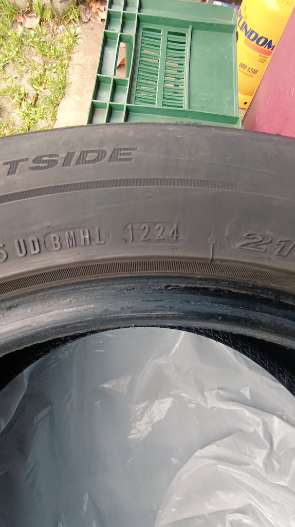 GregorBlog's tweet image. Nexen N'fera Primus, letne pnevmatike 215/55/16, vožene leto in pol oziroma cca 25k km, prodam 4kos za 50e. Kolko profila je - tolk kokr na sliki.